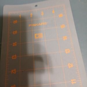 Fiskars Gray and Orange Cutting Mat